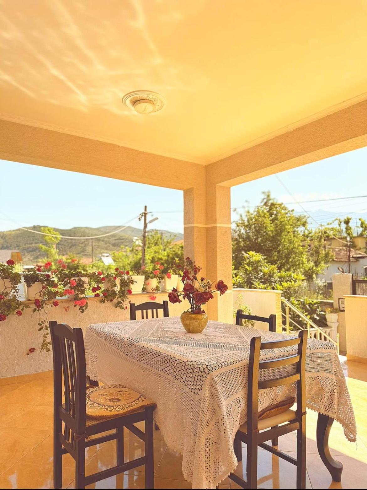 בראט Anel'S Guesthouse מראה חיצוני תמונה