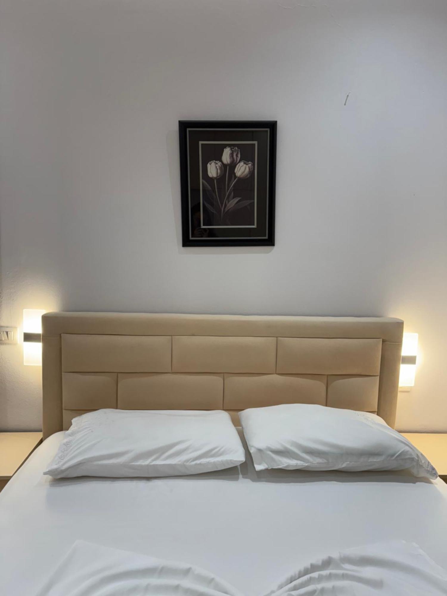בראט Anel'S Guesthouse מראה חיצוני תמונה