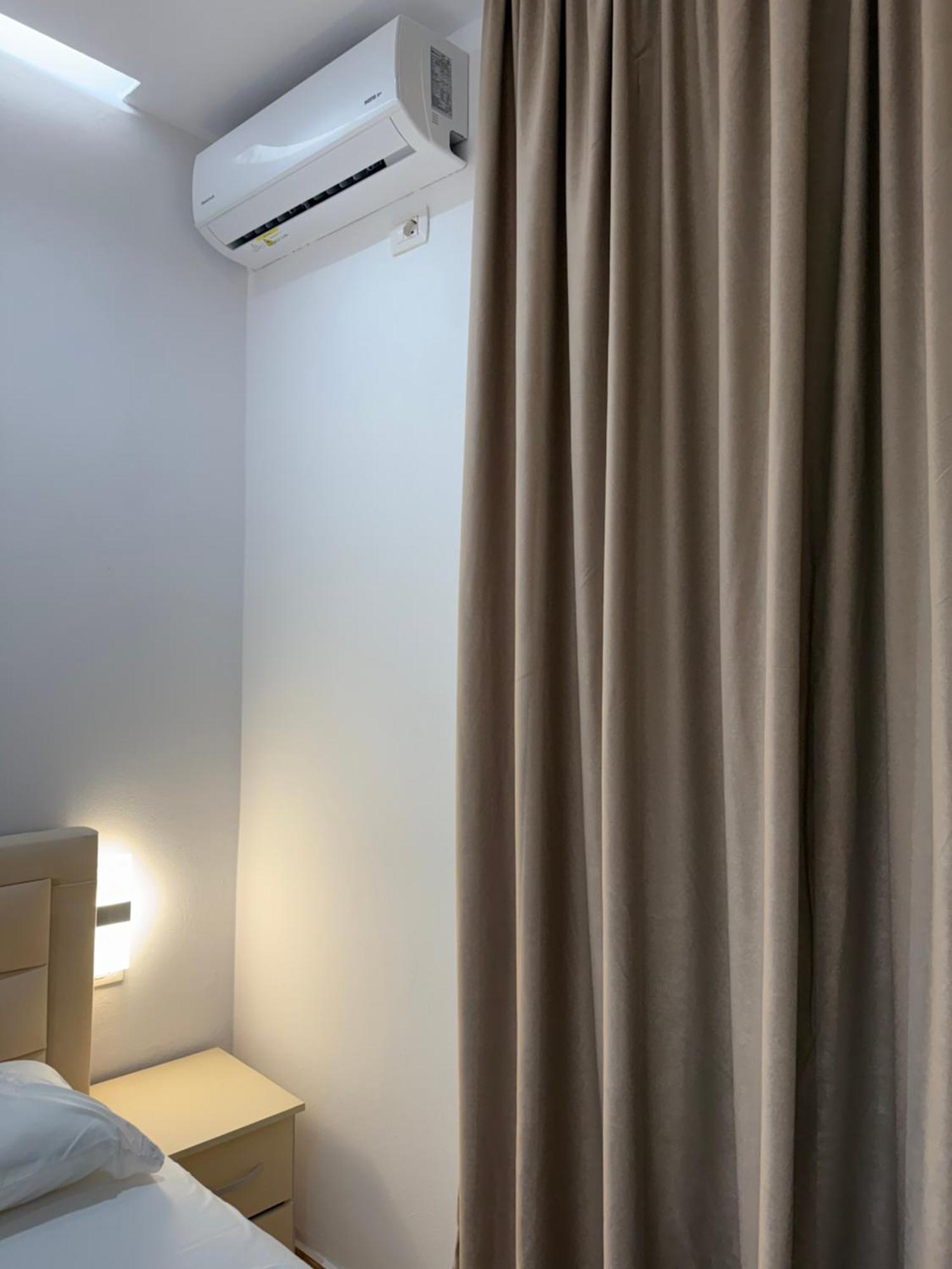 בראט Anel'S Guesthouse מראה חיצוני תמונה